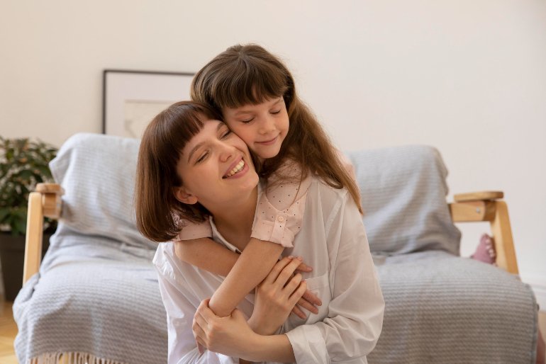 8 Sifat yang Diturunkan Ibu ke Anak, Apa Saja?